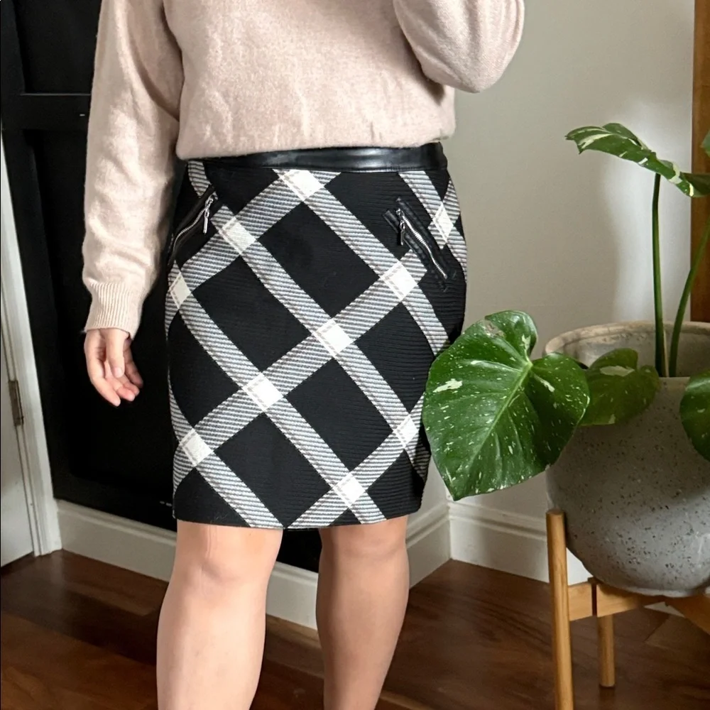 WHBM Wool Blend Knee Length Skirt. Size 4